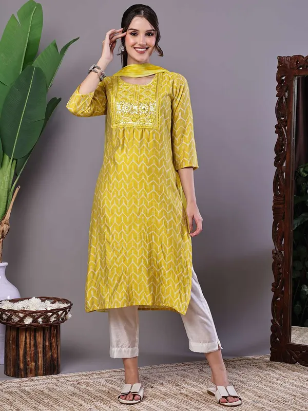 Women_S_Mustard_Yellow_Chevron_Print_Chanderi_Kurta_Set_With_Mirror_Work_Suit_Sets