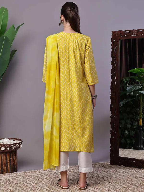 Women_S_Mustard_Yellow_Chevron_Print_Chanderi_Kurta_Set_With_Mirror_Work_Suit_Sets