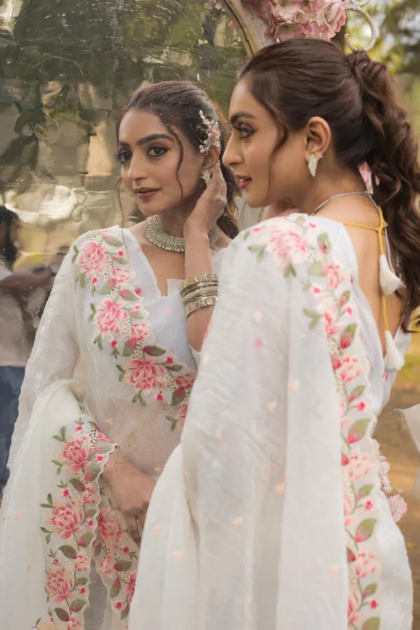 Women_S_Pristine_White_Organza_Saree_With_Exquisite_Pink_Green_Floral_Thread_Embroidery_Complete_With_Matching_Embroidered_Blouse_For_Festive_Summer_Wear