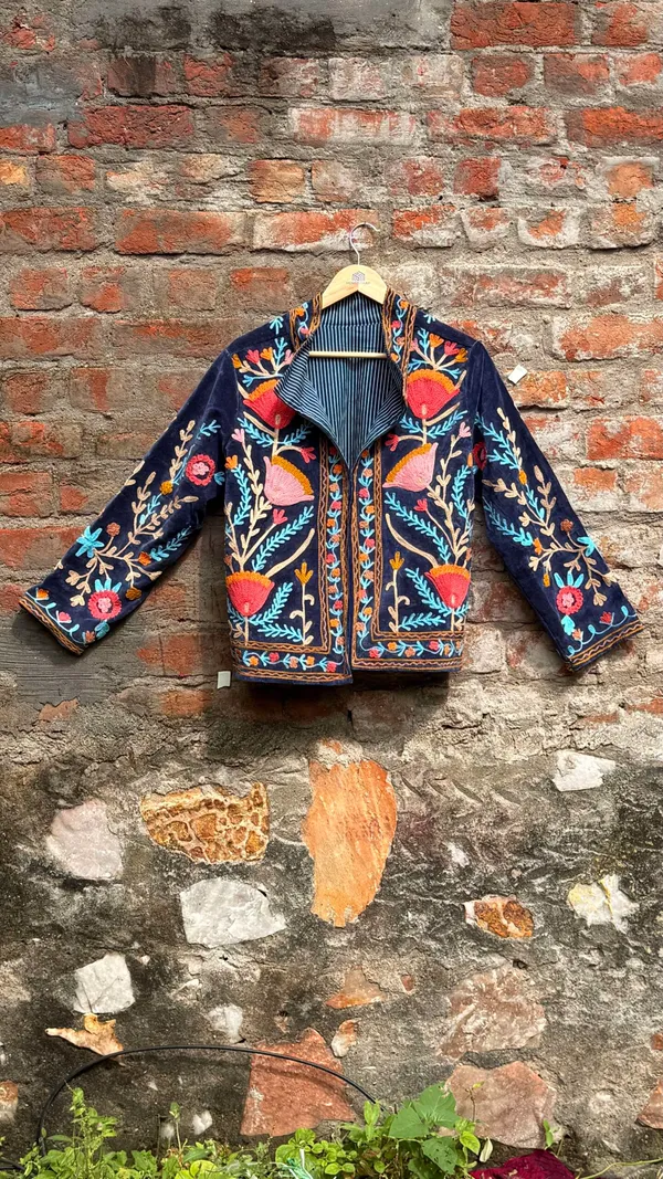 Womens_Navy_Blue_Velvet_Embroidered_Jacket_With_Floral_Design