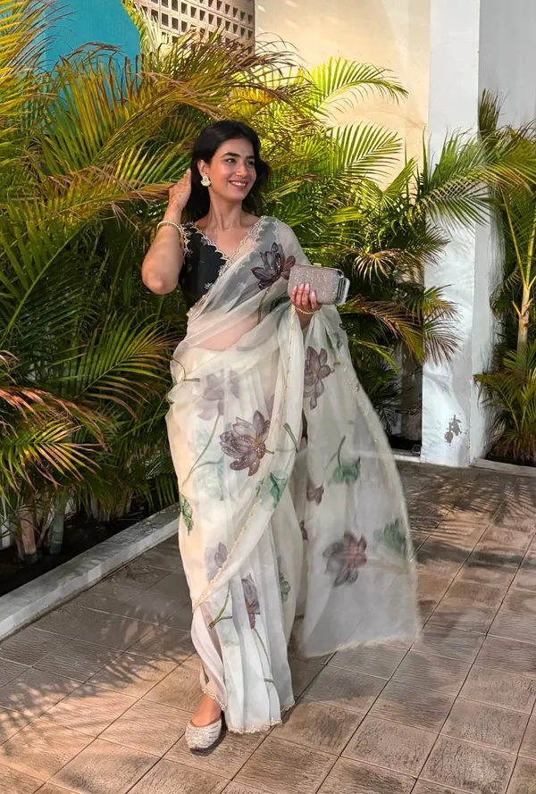 Women_S_Exquisite_Lavender_White_Organza_Saree_With_Hand_Painted_Lotus_Floral_Motifs_Gold_Embellished_Border_Complete_With_Matching_Printed_Blouse_For_Festive_Special_Occasions