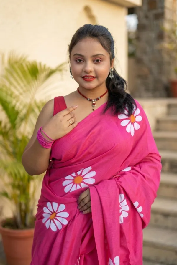 Pink_Floral_Print_Saree_For_Women