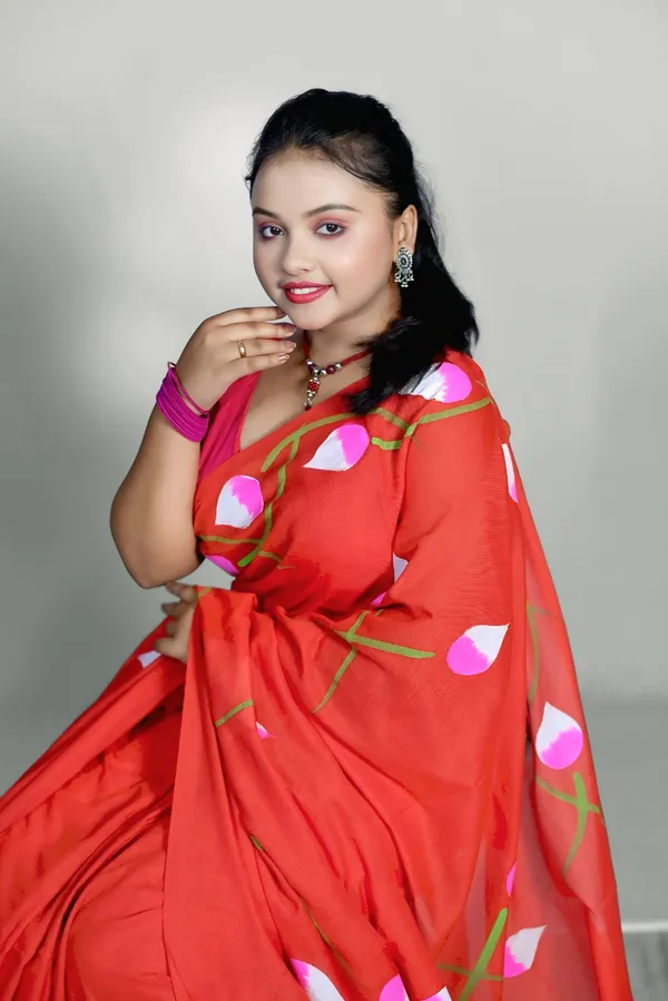 Red_Floral_Print_Saree_For_Women