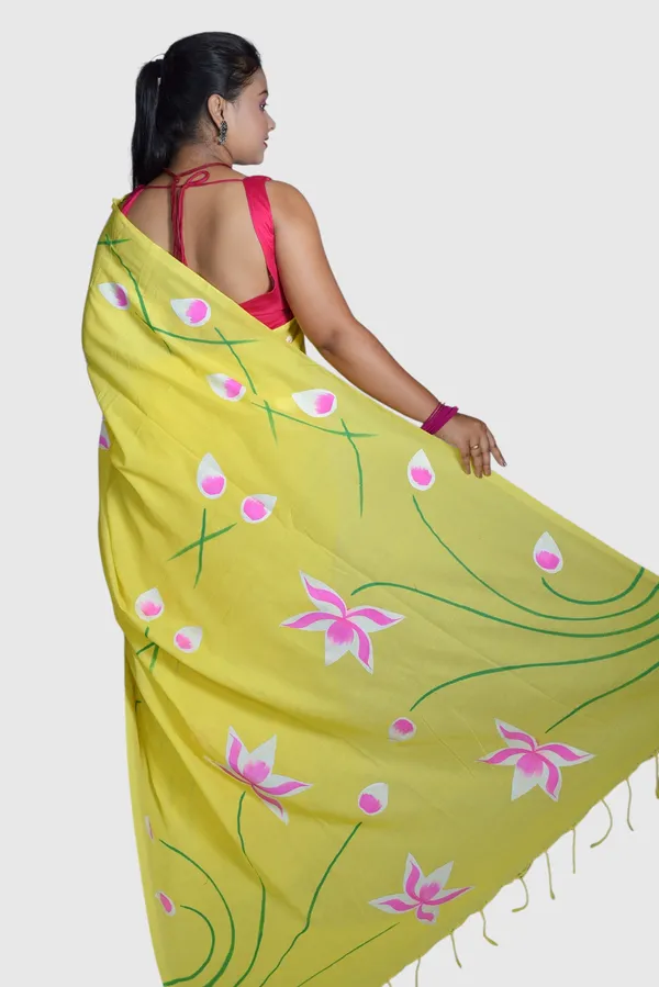 Yellow_Floral_Print_Saree_For_Women