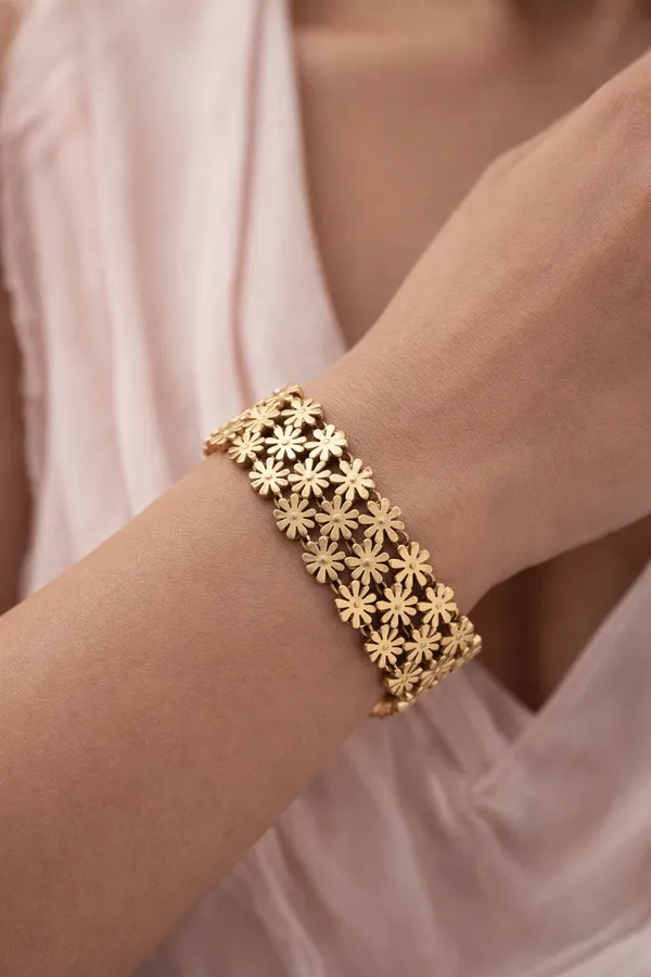Gold_Floral_Daisy_Patterned_Kada_Bracelet