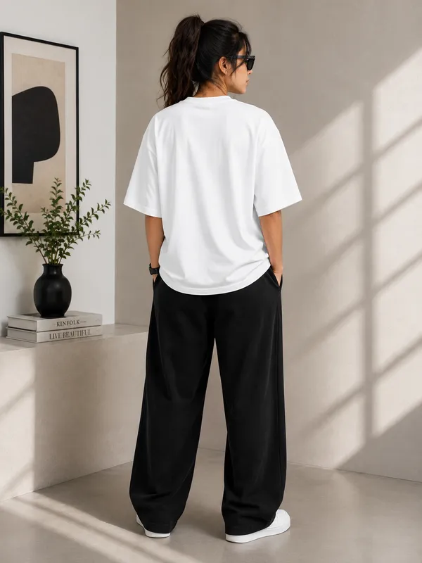Think_Outside_the_Box_Oversized_White_Graphic_Print_T-Shirt