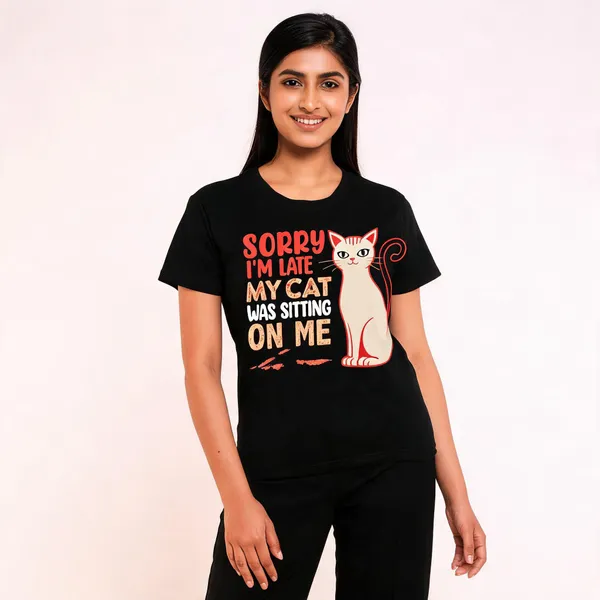 Red_Graphic_Print_T-Shirt_for_Cat_Lovers