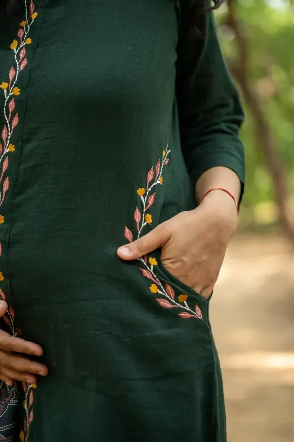 Bottel_Green_Cotton_Slub_Floral_Embroidery_Kurta_Pant_Set_With_Khadi_Silk_Digtel_Printed_Dupatta_For_Women