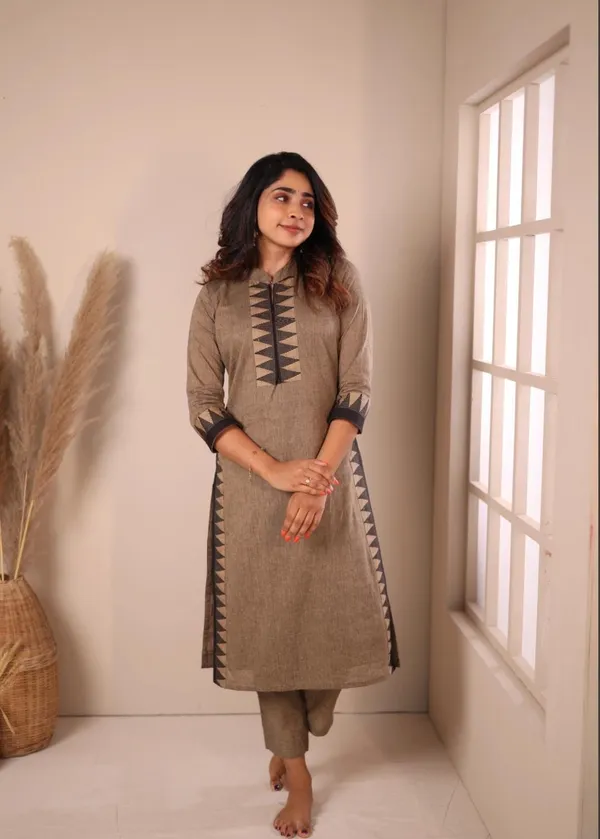 Handloom_Cotton_Hand_woven_Kurta_Pant_Set_For_women