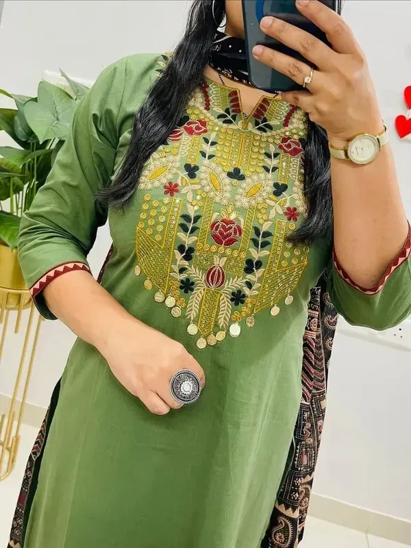 Light_Green_Cotton_Kurta_Pant_Set_With_Floral_Printed_Dupatta_For_Women
