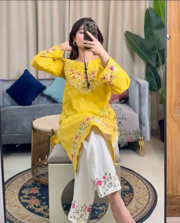 Yellow_Cotton_Embroidered_Kurta_Plazo_Set_For_Women