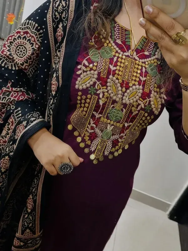 Purple_Cotton_60'60_Floral_Embriodery_Kurta_Set_With_Printed_Dupatta_For_Women
