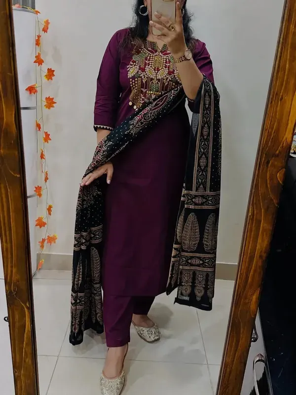 Purple_Cotton_60'60_Floral_Embriodery_Kurta_Set_With_Printed_Dupatta_For_Women