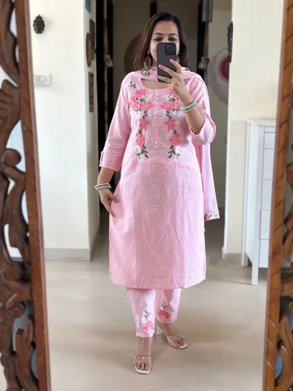 Baby_Pink_Cotton_Slub_Floral_Embroidery_Kurta_Set_With_Nazmin_Dupatta_For_Women