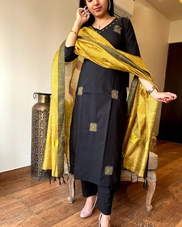 Black_Cotton_Embroidery_Kurta_Pant_Set_With_Linen_woven_Dupatta_For_Women