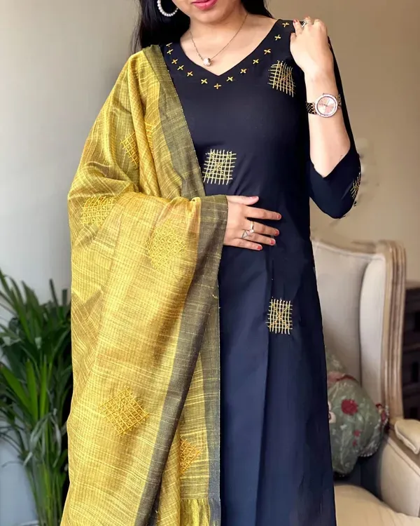 Black_Cotton_Embroidery_Kurta_Pant_Set_With_Linen_woven_Dupatta_For_Women