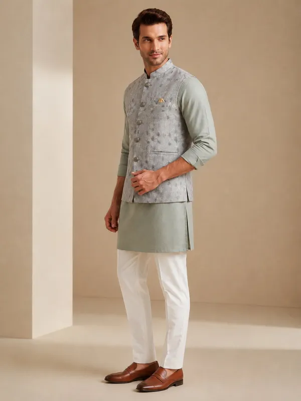 Light_Grey_Jacquard_Nehru_Bandi_for_Men