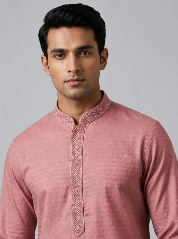 Men_Peach_Embroidered_Kurta_Pajama