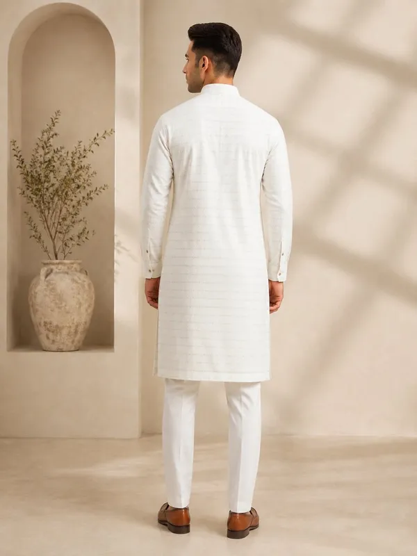 Men_Cream_Textured_Kurta_Pajama_Set