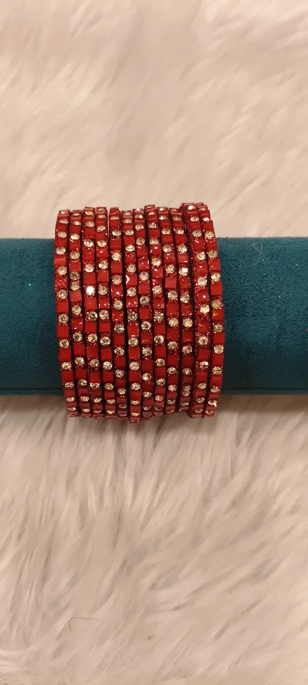 Red_Glass_Stone_Studded_Bangle_Set_For_Women