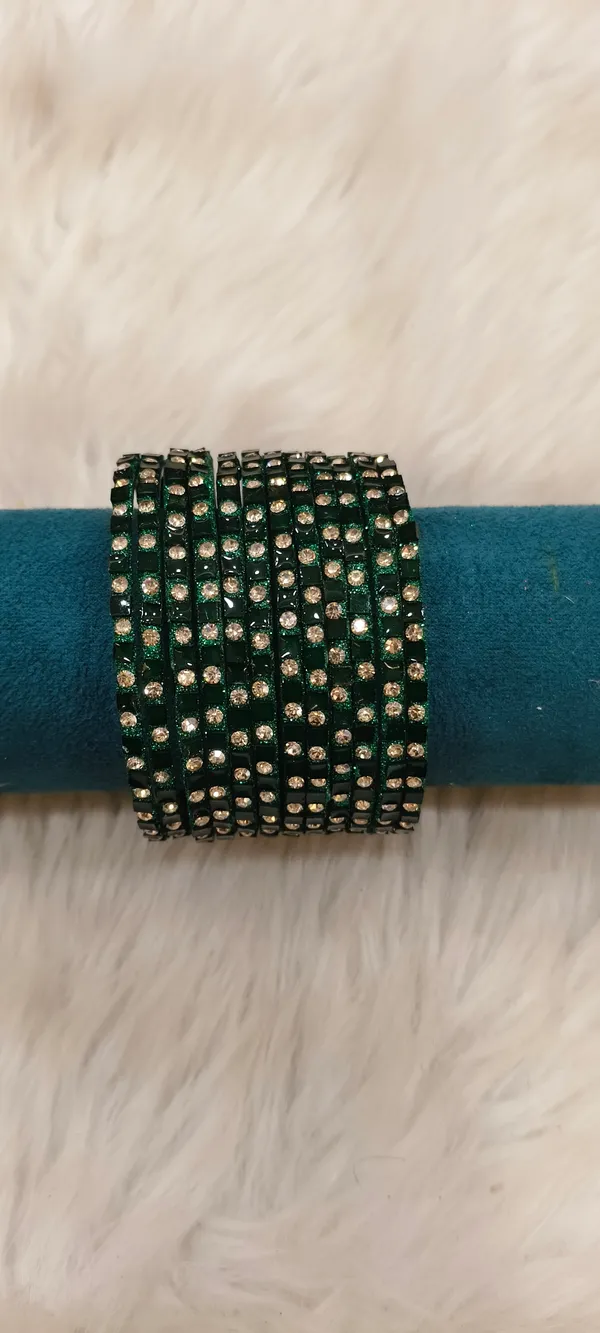 Green_Glass_Stone_Studded_Bangle_Set_For_Women