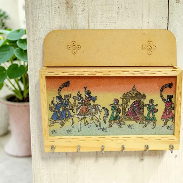 Wooden_Rajasthani_Procession_Gemstone_Painted_Key_Holder