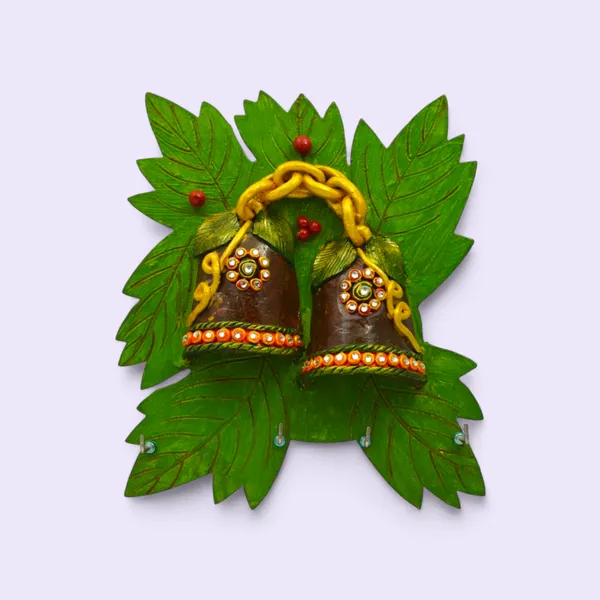 Wooden_Green_Leaf_Bell_Motif_Wall-Mounted_Key_Holder