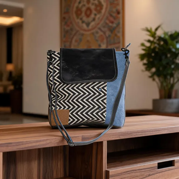 Crossbody_Canvas_Tote_Bag