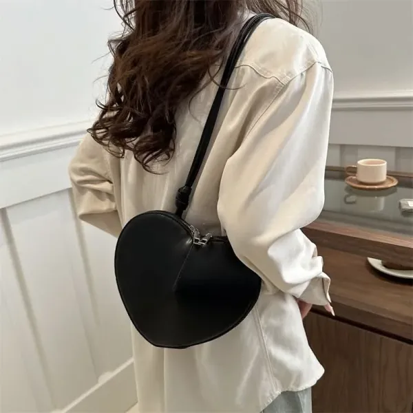 Black_Heart_Sling_Bag