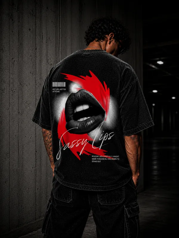 Dhaga_Sassy_Lips_Oversized_Acid_Wash_Tee
