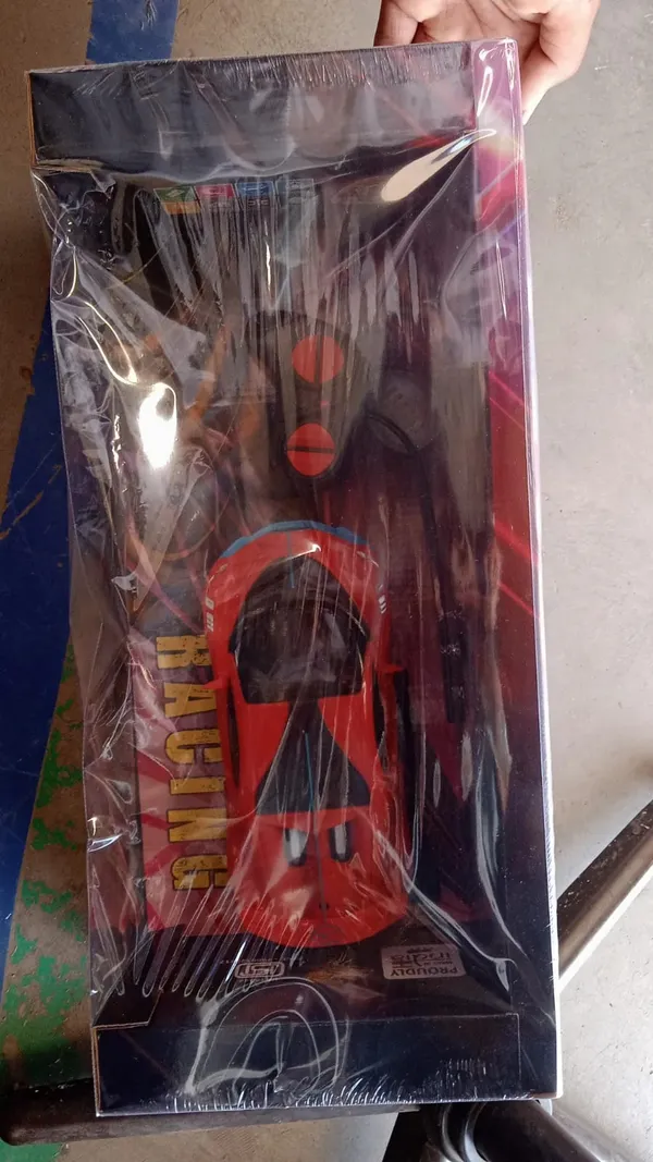 Red_Remote_Control_Racing_Car_With_Mist_Spray_Effect