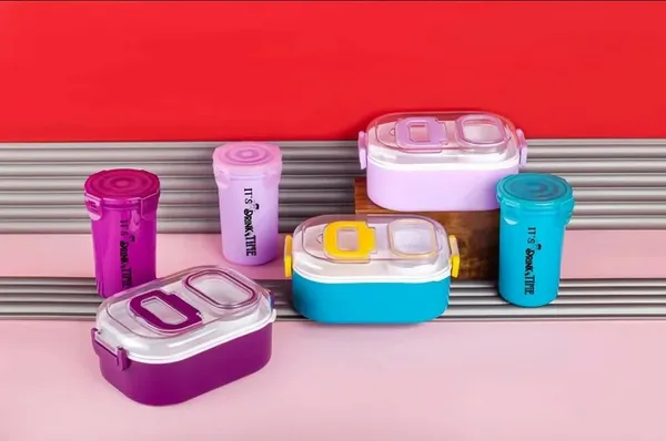 Multicolor_Plastic_Kids_Lunch_Box_And_Bottle_Pack_Of_2