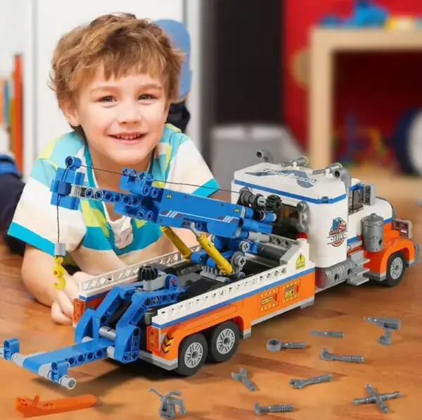 Multicolor_Brick_Style_Racing_Club_Tow_Truck_Construction_Toy