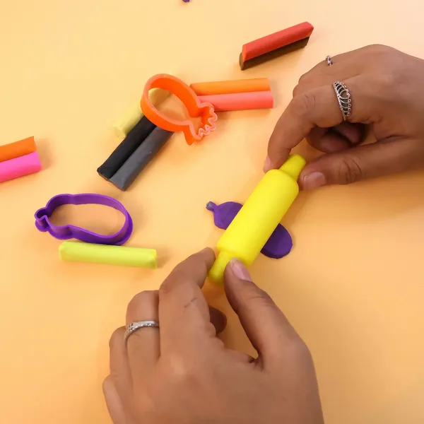Multicolor_Nara_2Play_Dough_Craft_Kit_With_Moulds_Pack_Of_3