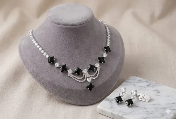 PRINCES_STYLE_AD_NECKLACE