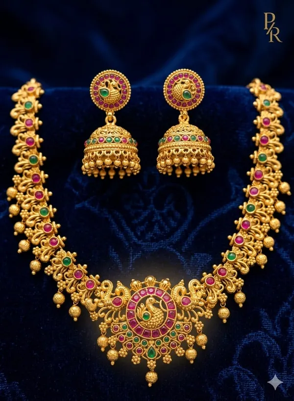 TRADITIONAL_GOLD_NECKLACE_AND_EARRINGS