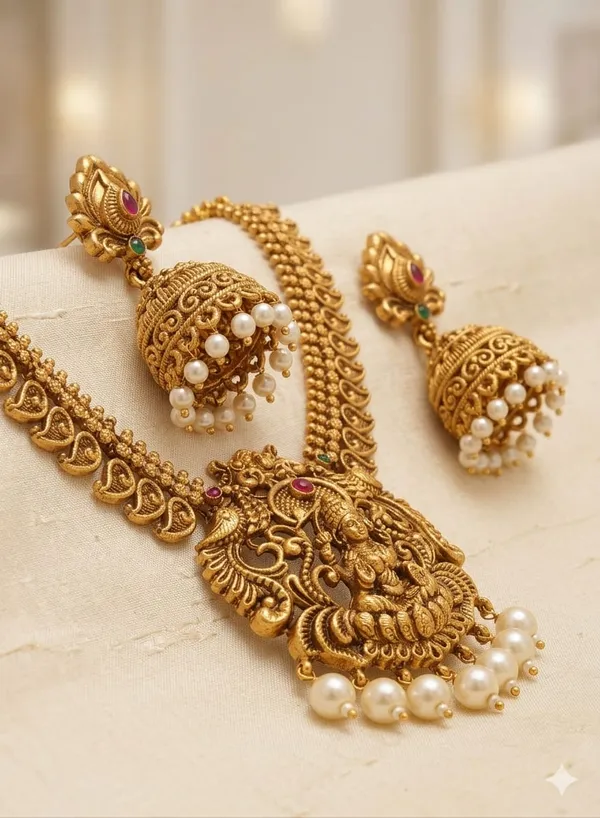ANTIQUE_GOLD_FINISHED_NECKLACE_AND_EARRING_SET