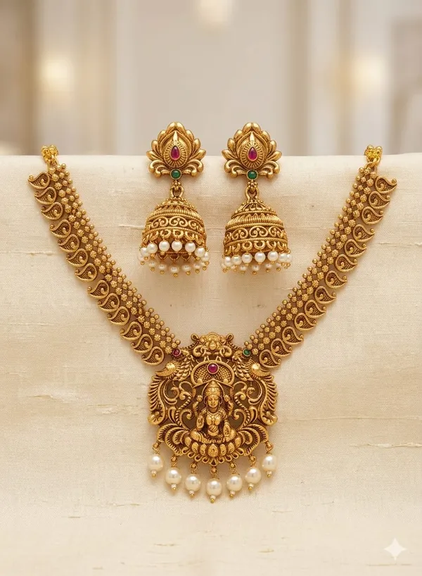 ANTIQUE_GOLD_FINISHED_NECKLACE_AND_EARRING_SET