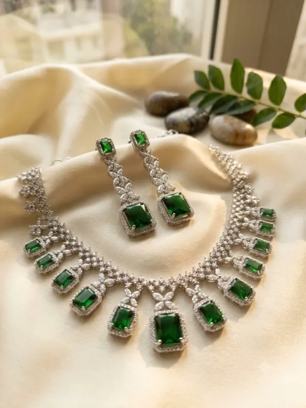 PREMIUM_EMERALD_NECKLACE_AND_EARRING_SET