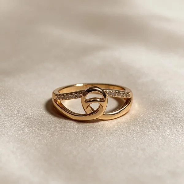 Gold_Alloy_Embellished_Band_Fashion_Ring_For_Women