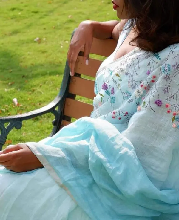 Light_Blue_Linen_Floral_Motif_Saree_For_Women
