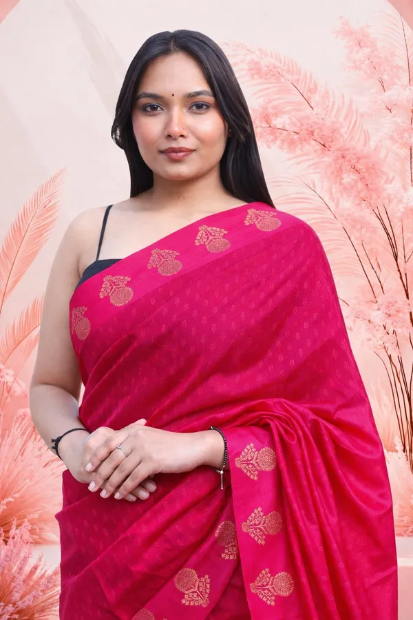 Pink_Silk_Meenakari_Woven_Floral_Motif_Saree_For_Women