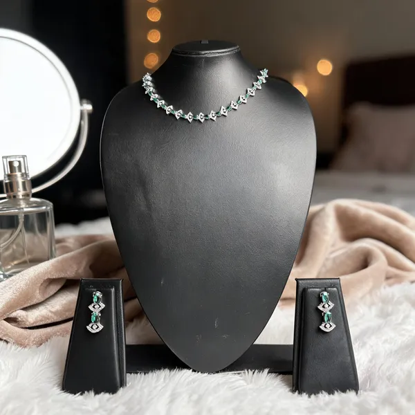 Silver_Brass_Green_Clear_Stone_Necklace_Set_For_Women