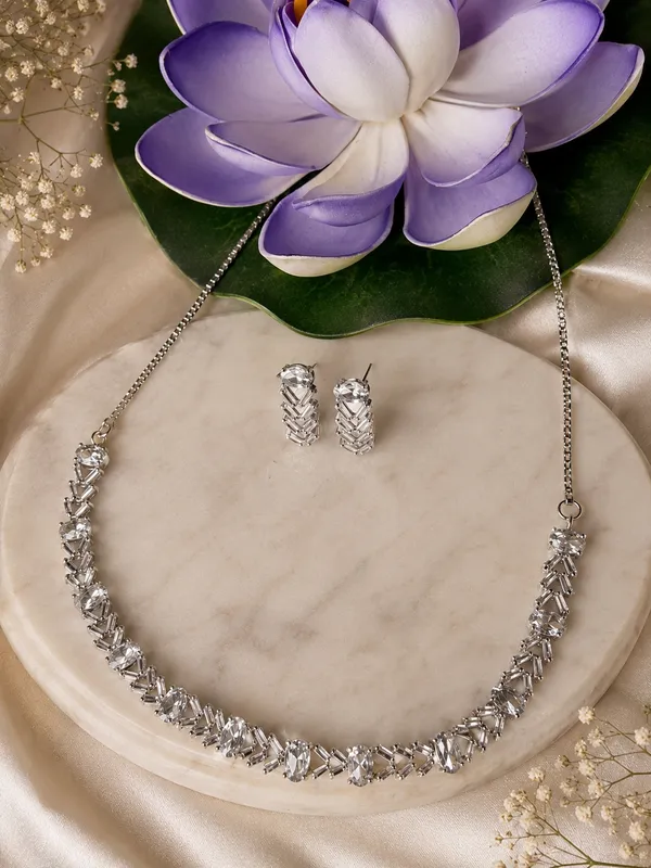 Silver_Brass_Necklace_Set_For_Women