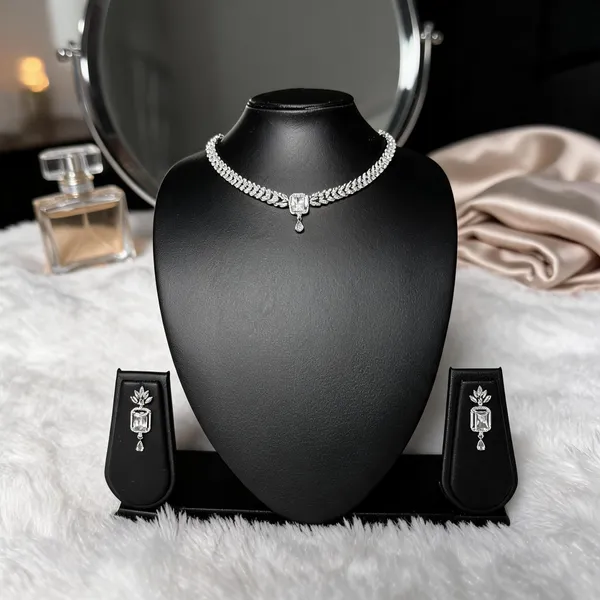 Silver_Brass_Crystal_Necklace_Set_For_Women