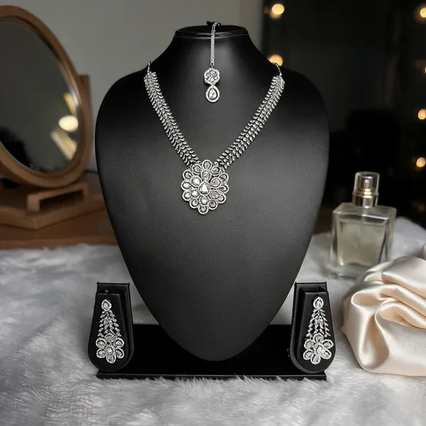Silver_Brass_Floral_Necklace_Set_For_Women