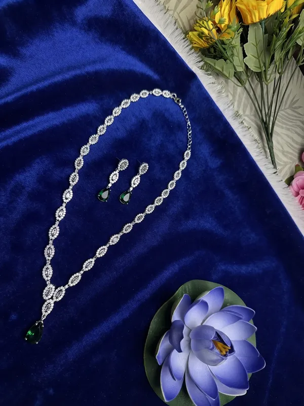 Silver_Brass_Green_Stone_Necklace_Set_For_Women
