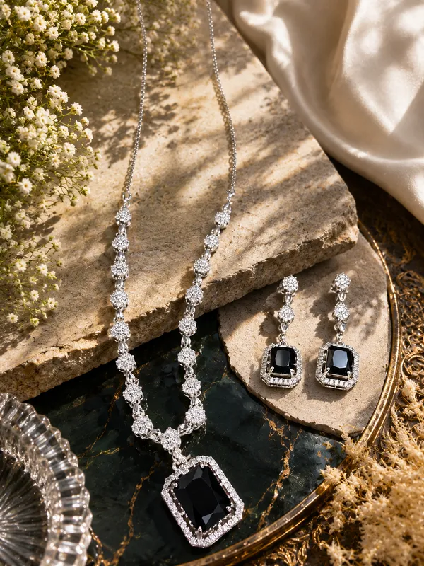 Silver_Brass_Black_Stone_Necklace_Set_For_Women
