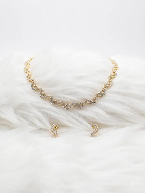 Golden_Brass_Link_Chain_Necklace_Set_For_Women