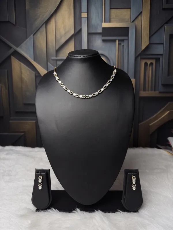 Silver_Brass_Crystal_Necklace_Set_For_Women